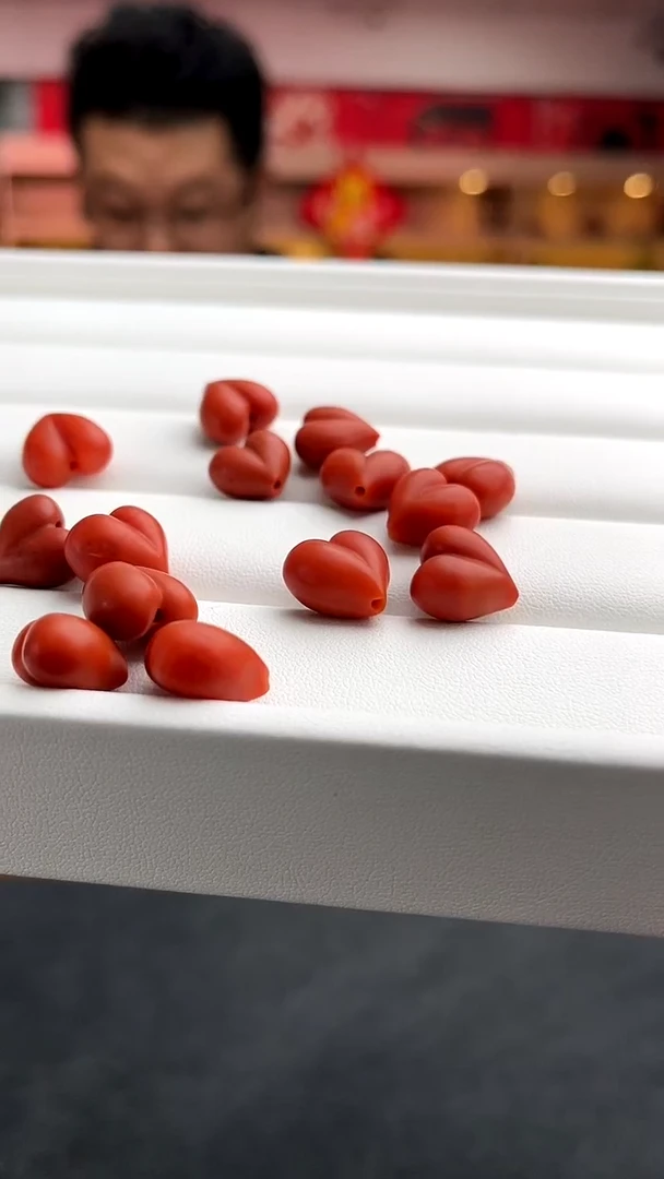 南红玛瑙卡13南红保山爱心-多样性发一件未镶嵌一件24