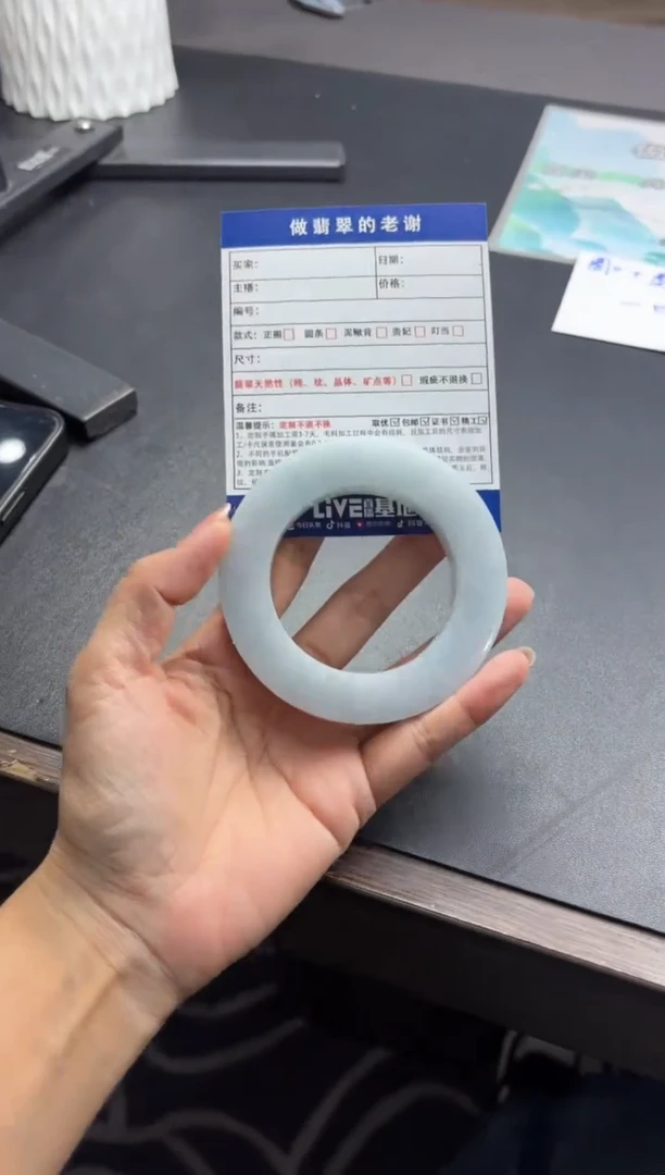 未镶嵌定制手镯不退不换定制翡翠s****3定制手镯不退不换