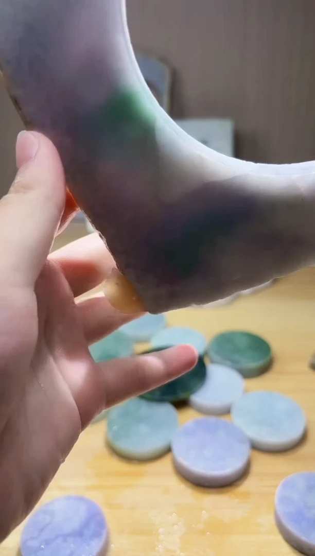 翡翠未镶嵌颈饰翡翠A货 姜谭467