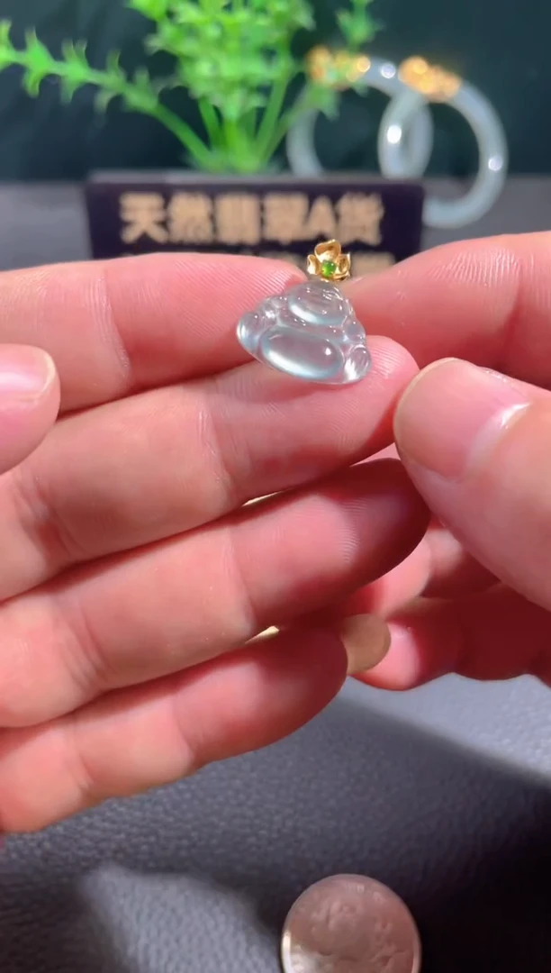 翡翠18K金镶嵌颈饰翡翠