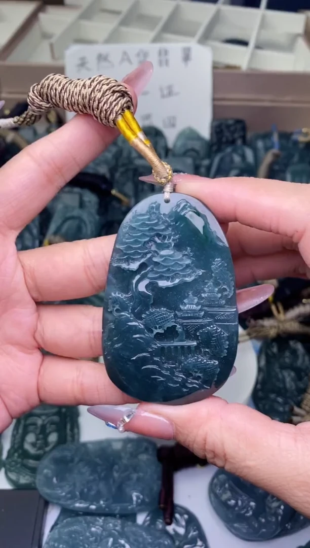 颈饰未镶嵌翡翠