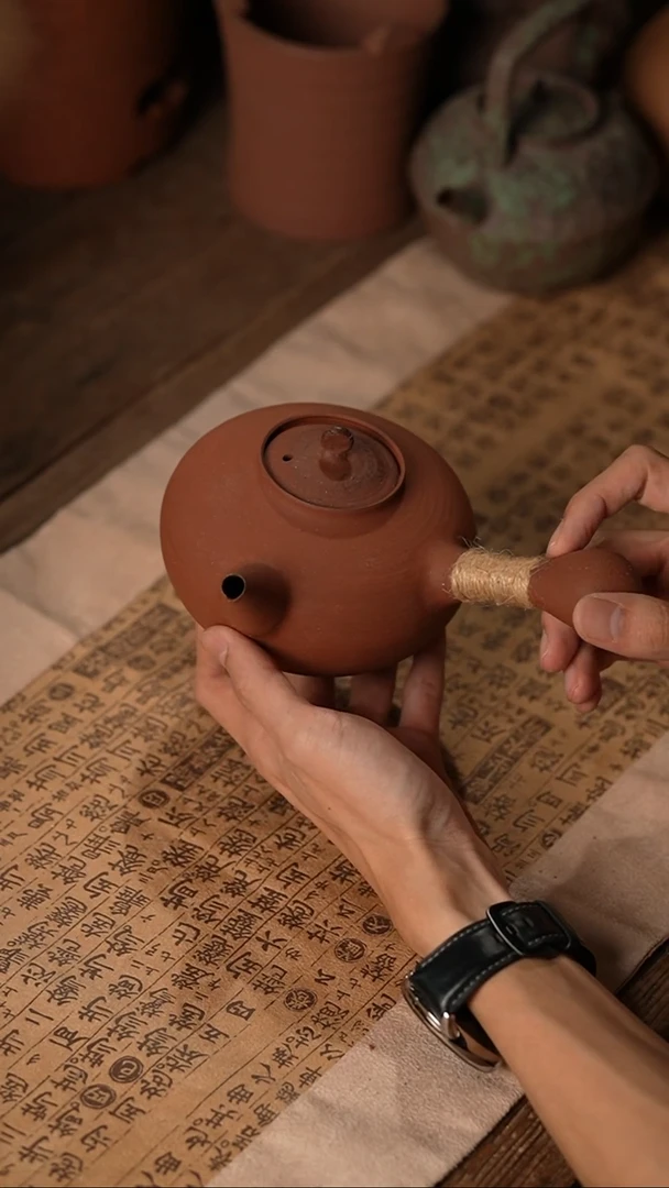 032纯手工麻绳绑侧把壶600cc