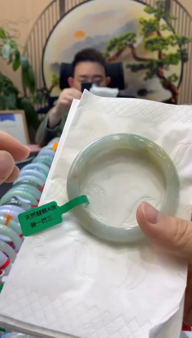 【闪购商品】翡翠手镯未镶嵌00000559
