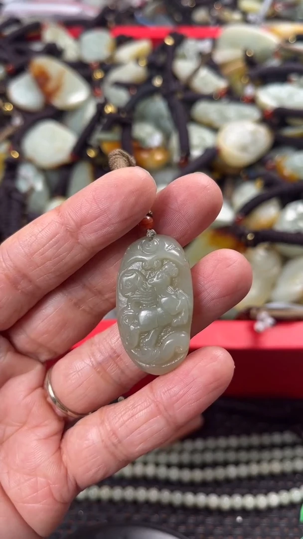 【闪购商品】和田玉颈饰未镶嵌多样性发货没有证书拍一发一有瑕