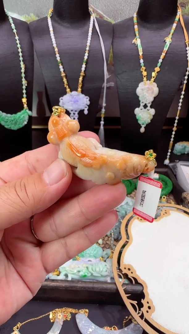 【闪购商品】翡翠颈饰未镶嵌拍照