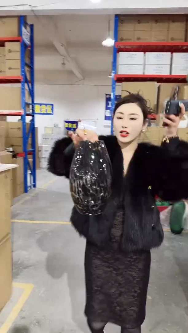 【闪购商品】玻璃莫奈花瓶-微瑕-PC7JR