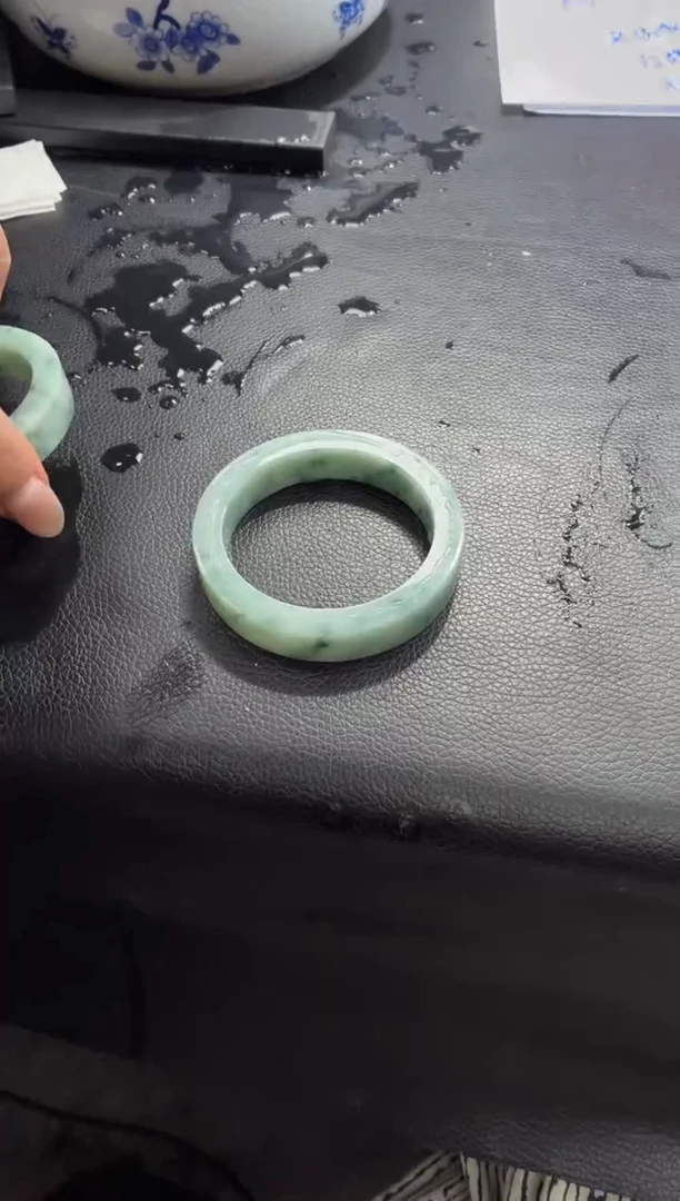 未镶嵌手镯定制翡翠杨***?DDJ