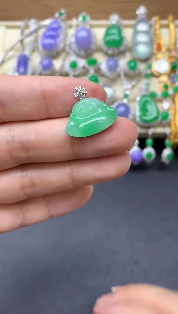 翡翠18K金镶嵌颈饰239-中国好珍宝