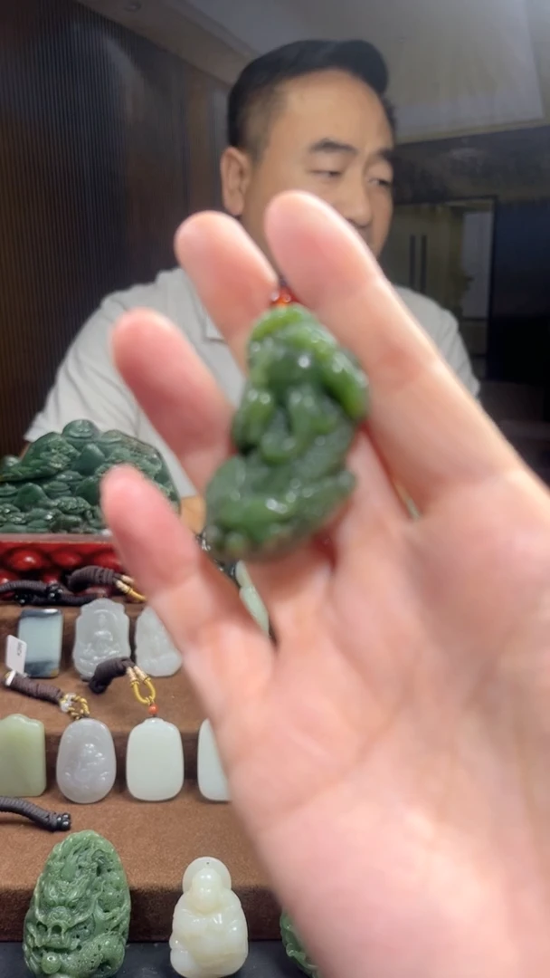 颈饰未镶嵌和田玉`