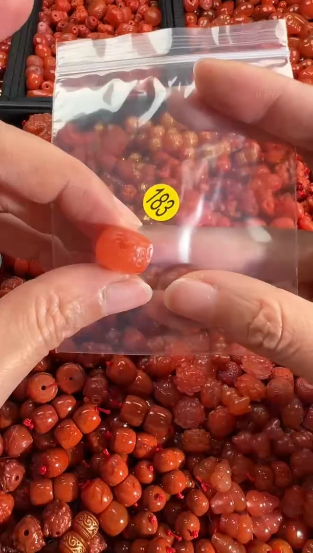 【闪购商品】南红玛瑙颈饰未镶嵌1