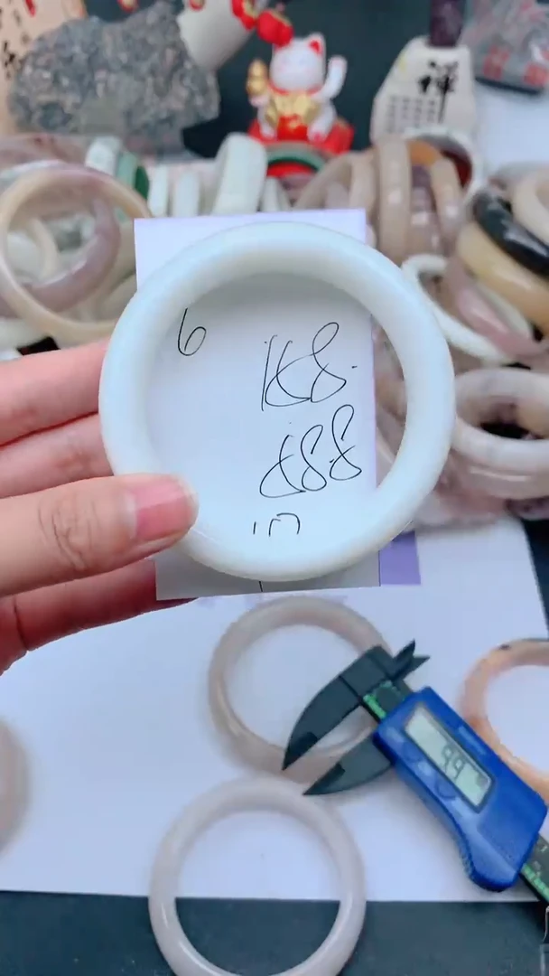 未镶嵌手镯石英质玉158