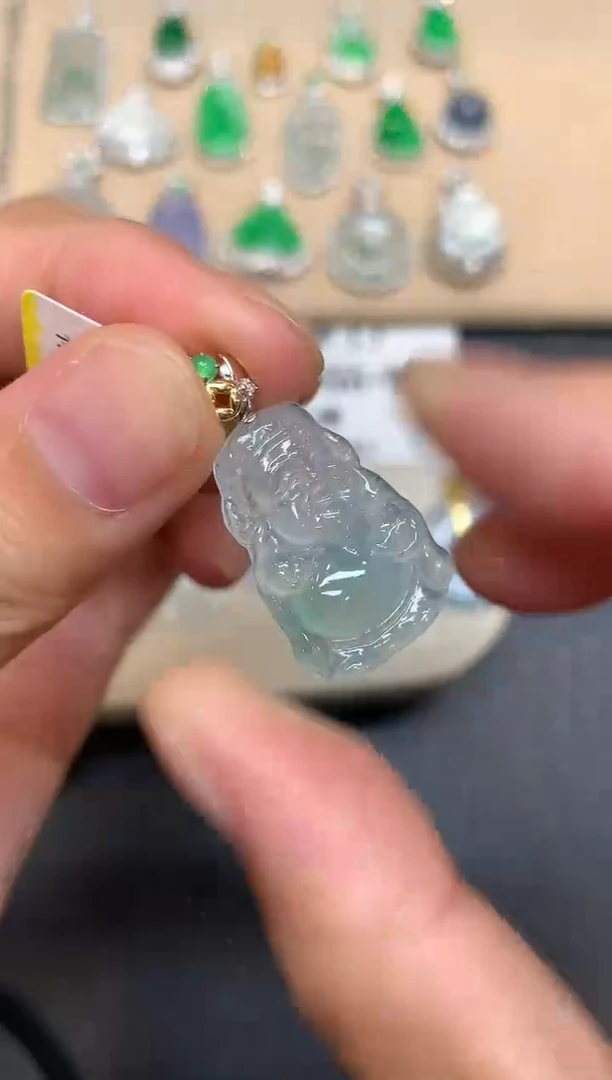 颈饰18K金镶嵌翡翠财神【无服务费