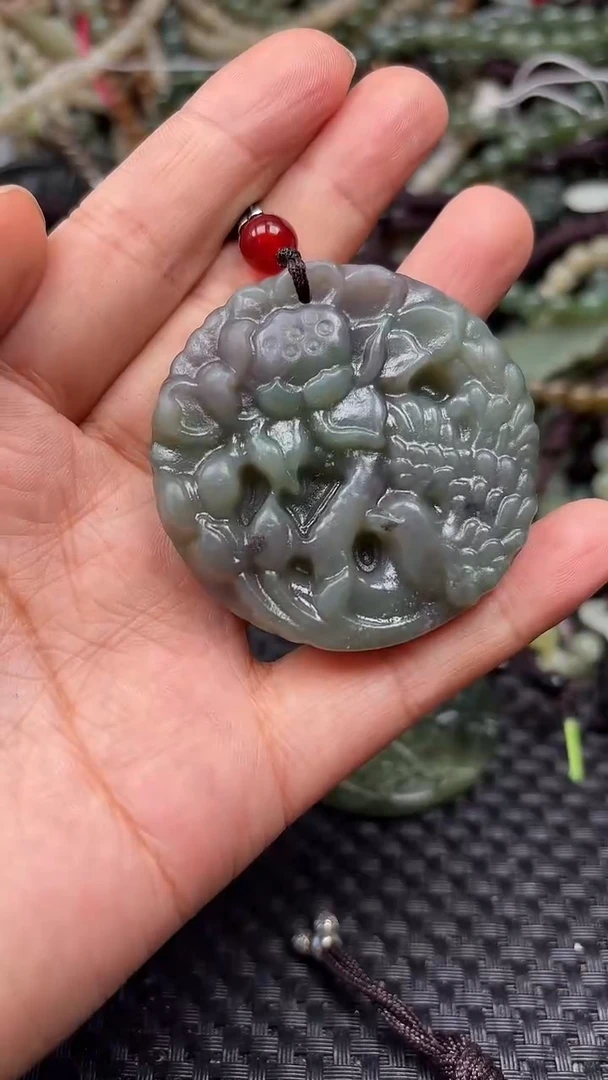 和田玉未镶嵌颈饰1