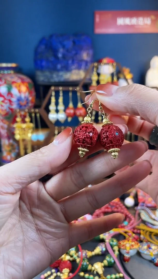 【闪购商品】红红满雕工设计师款耳钩