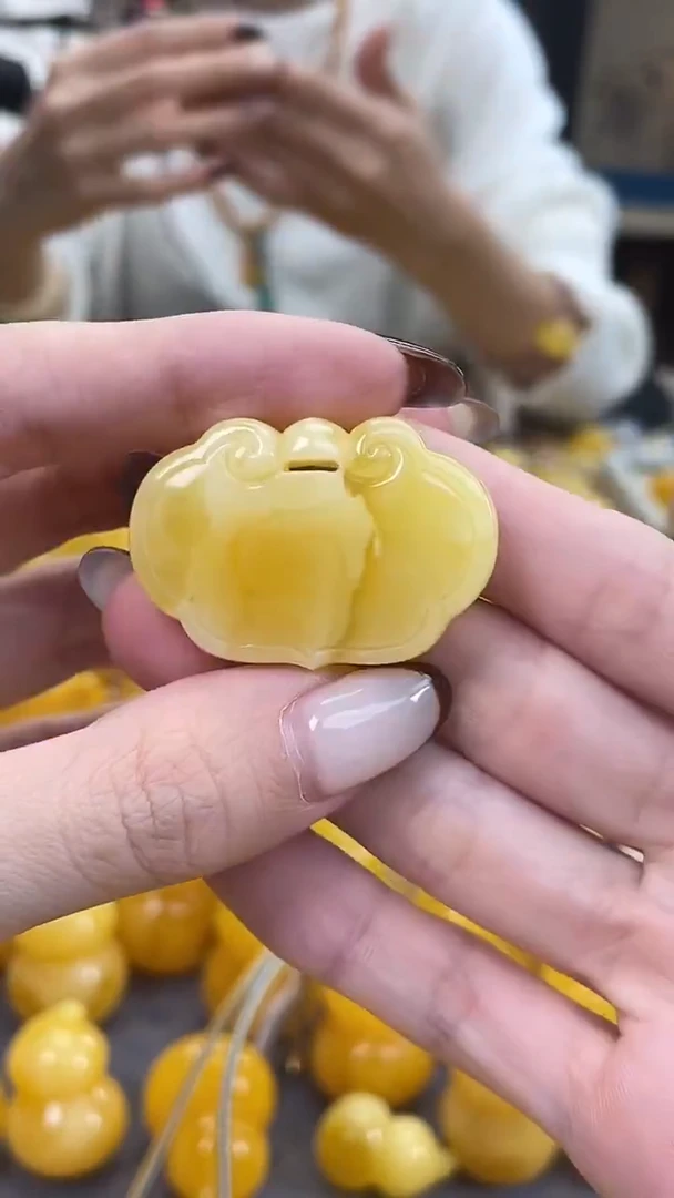 裸石琥珀未镶嵌j31