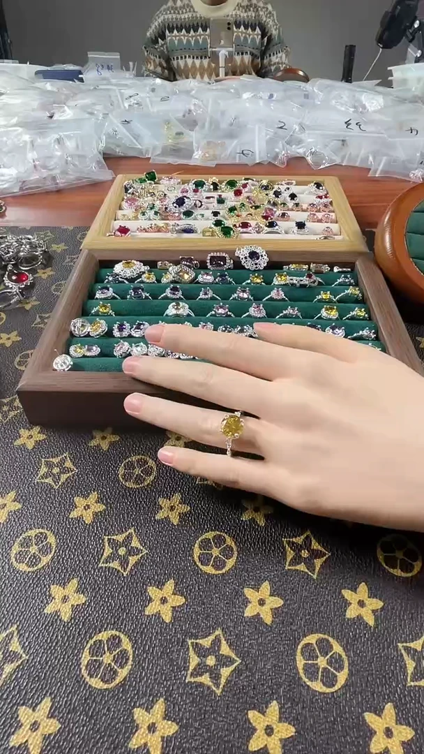 合金合成钻石黄戒指