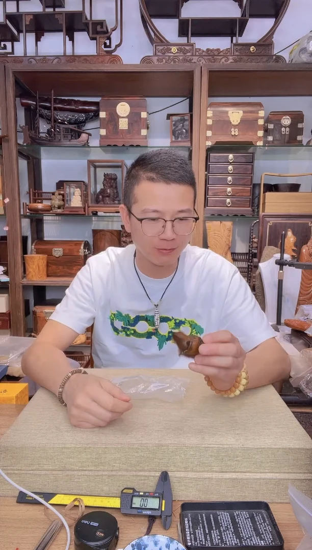 乌木类书架093黄杨做旧癞蛤蟆