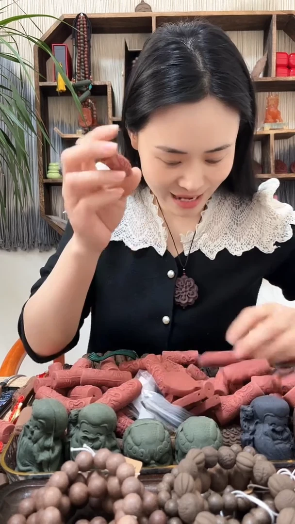 【闪购商品】泥塑大四合红色扎基拉姆