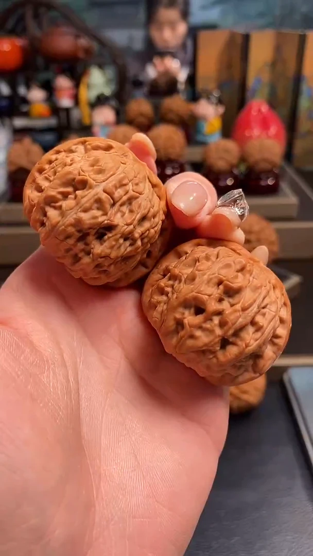 【闪购商品】文玩核桃把件H595白狮子42