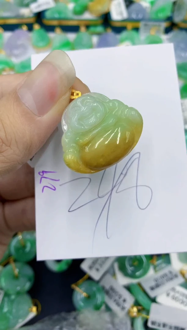 翡翠18K金镶嵌颈饰1111111111