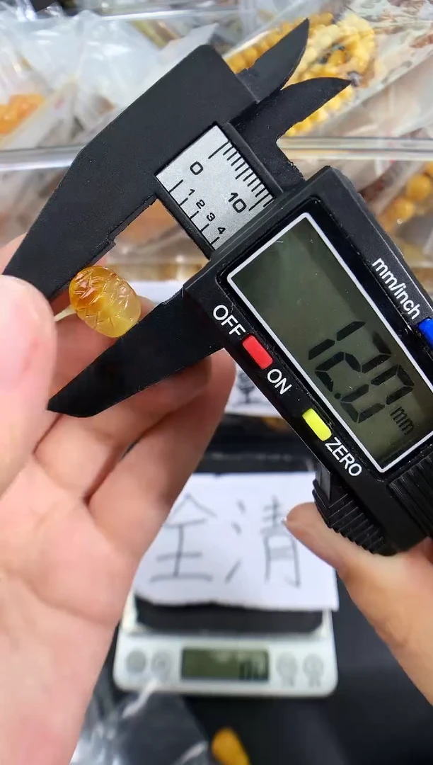 蜜蜡未镶嵌珠宝奇石1