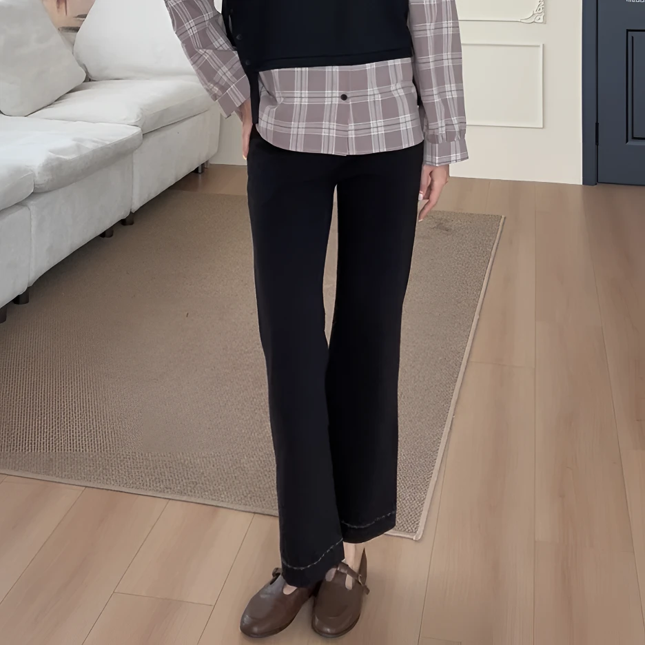 【余欢欢】大辣椒 早秋时尚裤脚刺绣九分牛仔裤-YHK50274