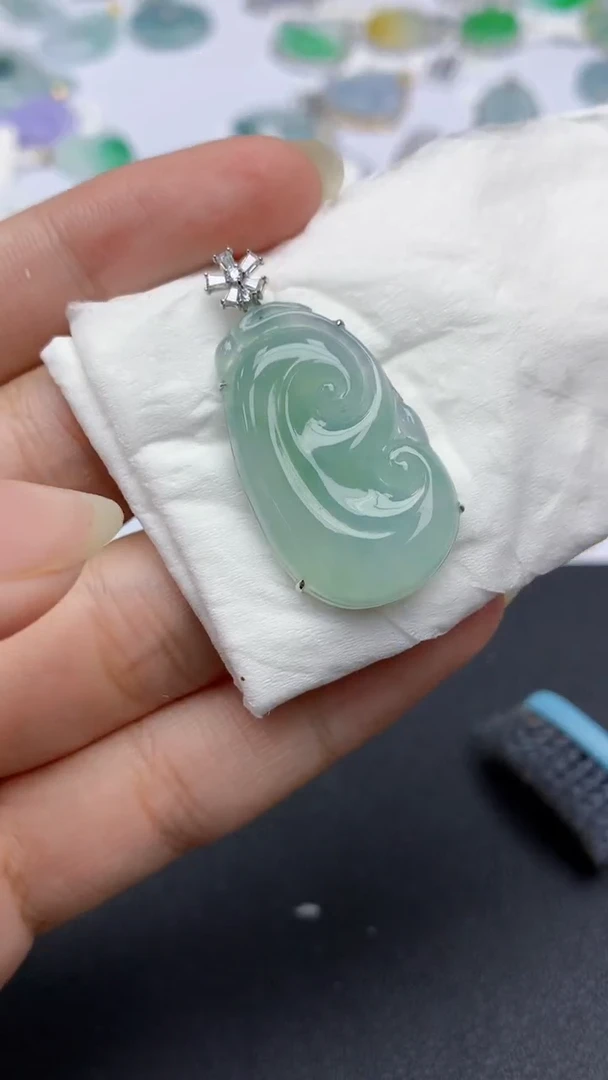 翡翠18K金镶嵌颈饰天然缅甸a货翡翠百元以上9元证书费自理