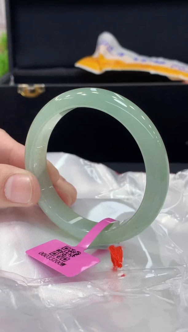 未镶嵌手镯翡翠翡翠手镯