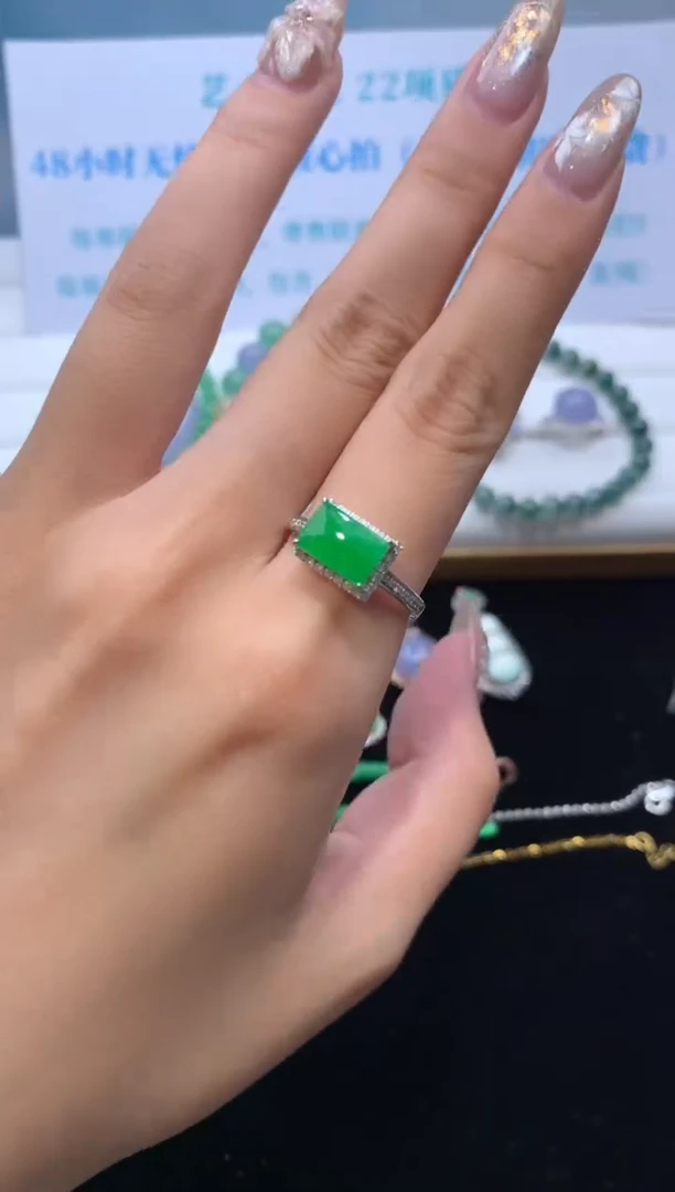 翡翠18K金镶嵌颈饰模式推广期48小时鉴赏期