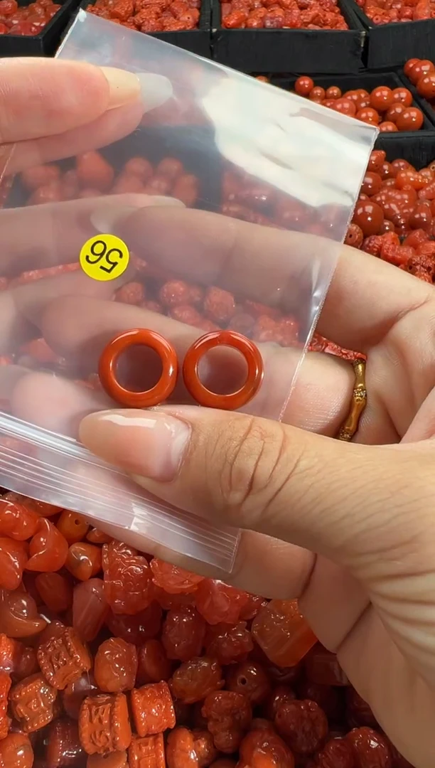 颈饰未镶嵌南红玛瑙1