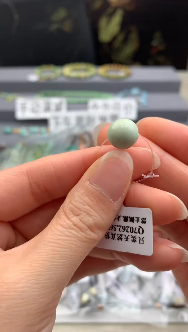 未镶嵌单珠南红玛瑙茜.Q05
