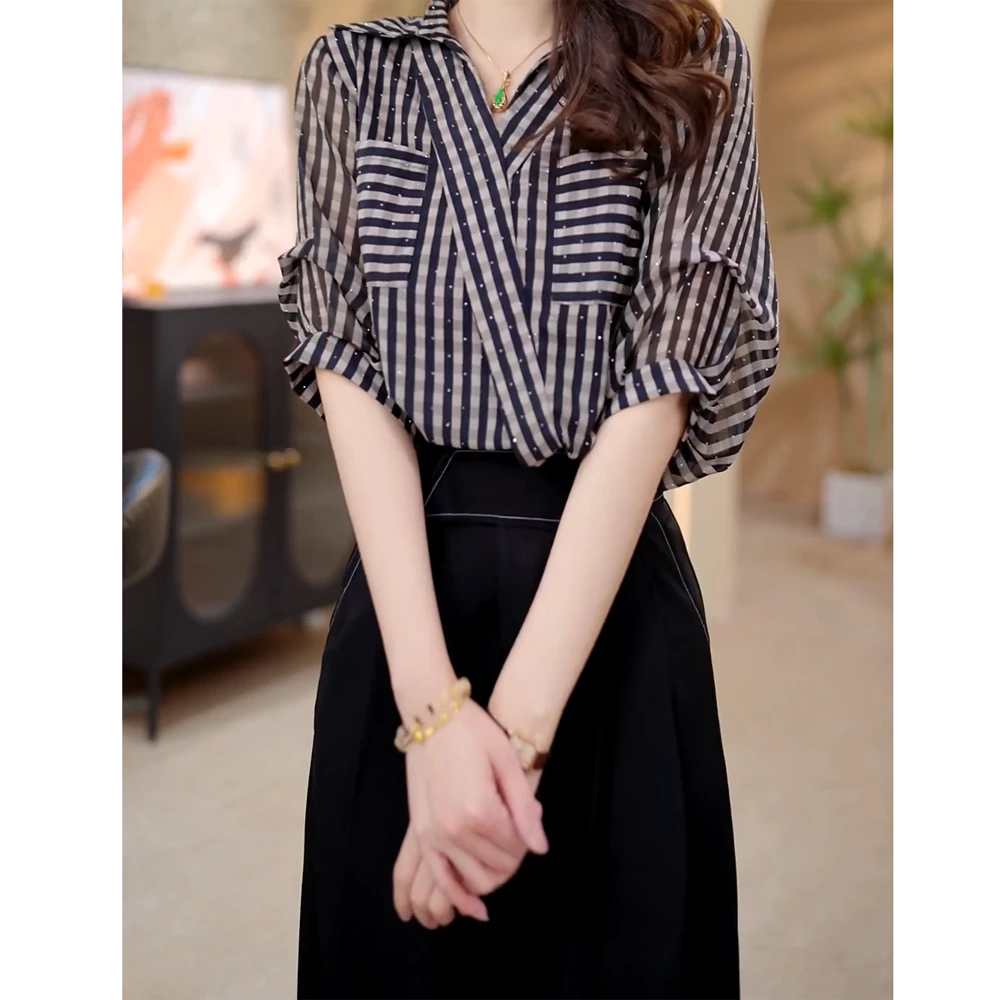 夏季新款简约优雅宽松拼口袋满亮钻条纹衬衫休闲时尚春季百搭女士