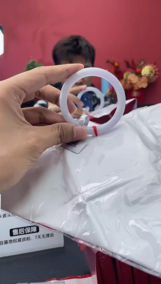 未镶嵌手镯翡翠3