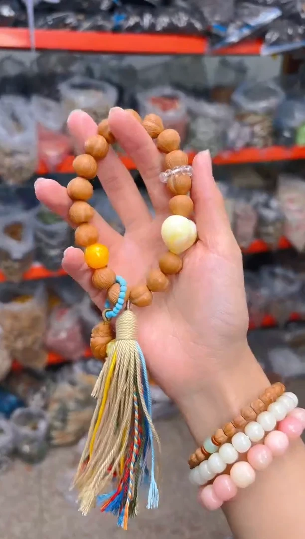 吊坠猴头核桃猴头屁桃新款手持