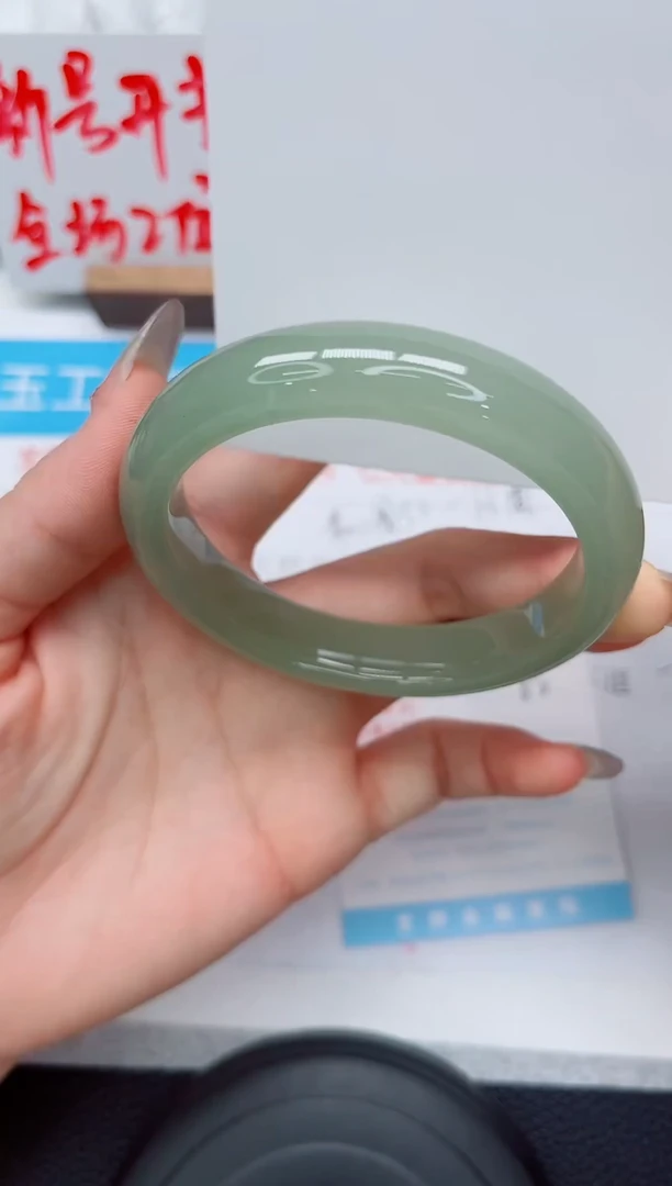 未镶嵌手镯石英质玉109-62
