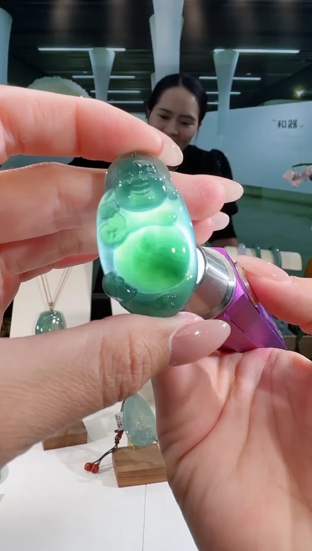 翡翠未镶嵌吊坠(不含链)佛公多样性发一