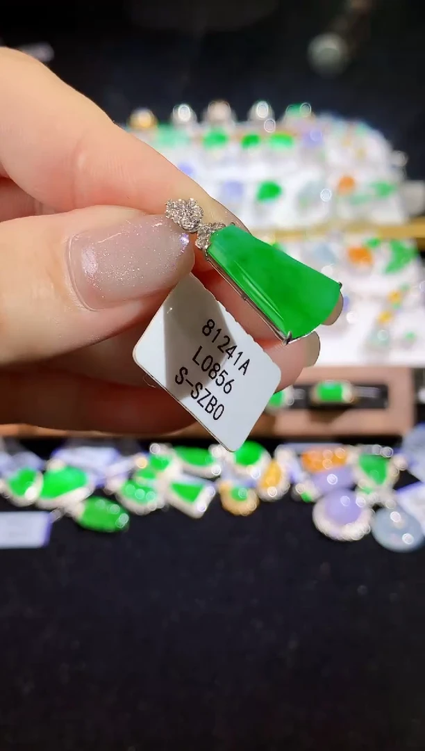 翡翠18K金镶嵌吊坠(不含链)L0856多样性发其一