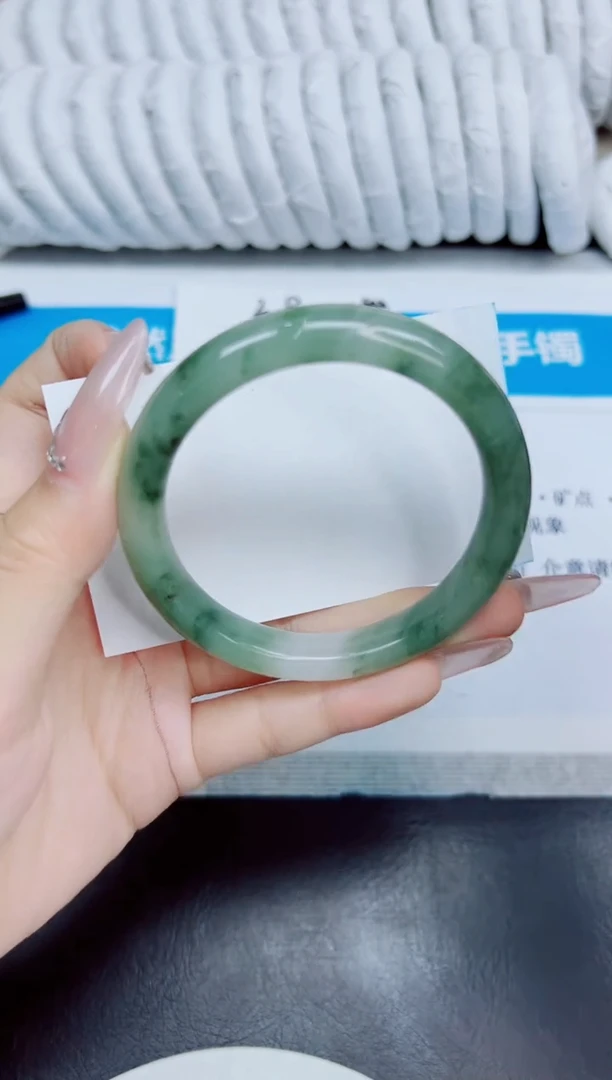 未镶嵌手镯石英质玉134/56