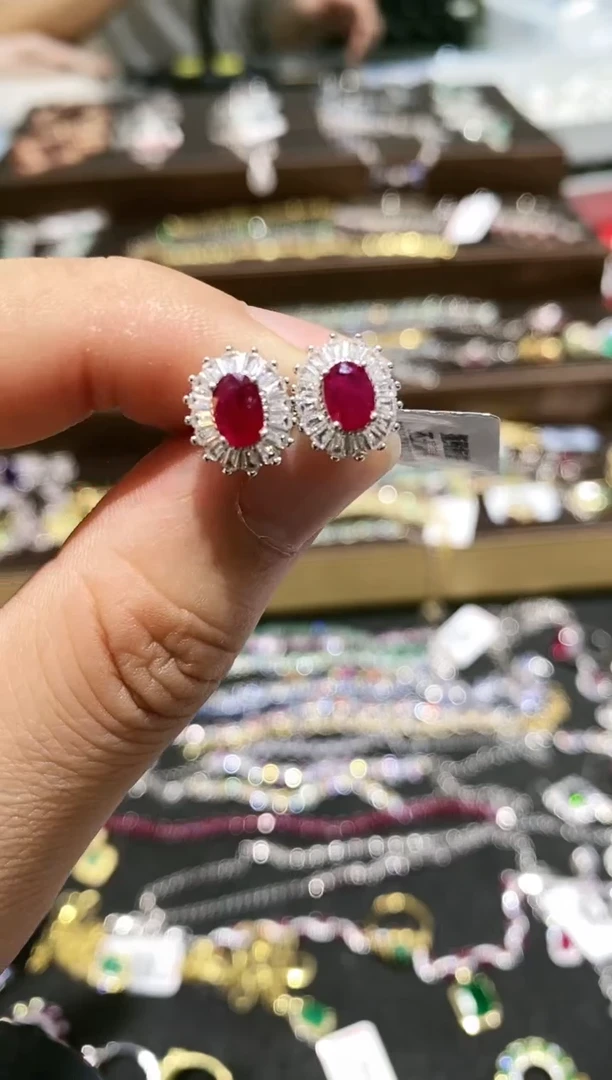 【闪购商品】红宝石耳饰银S925镶嵌耳钉