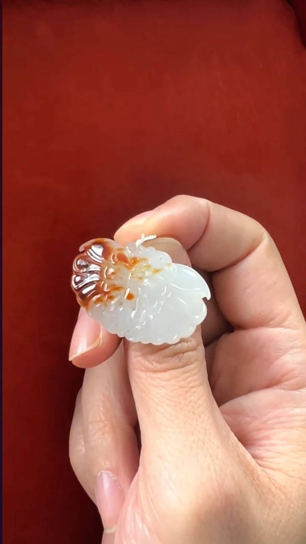 未镶嵌和田玉挂件白玉老熟小蝴蝶