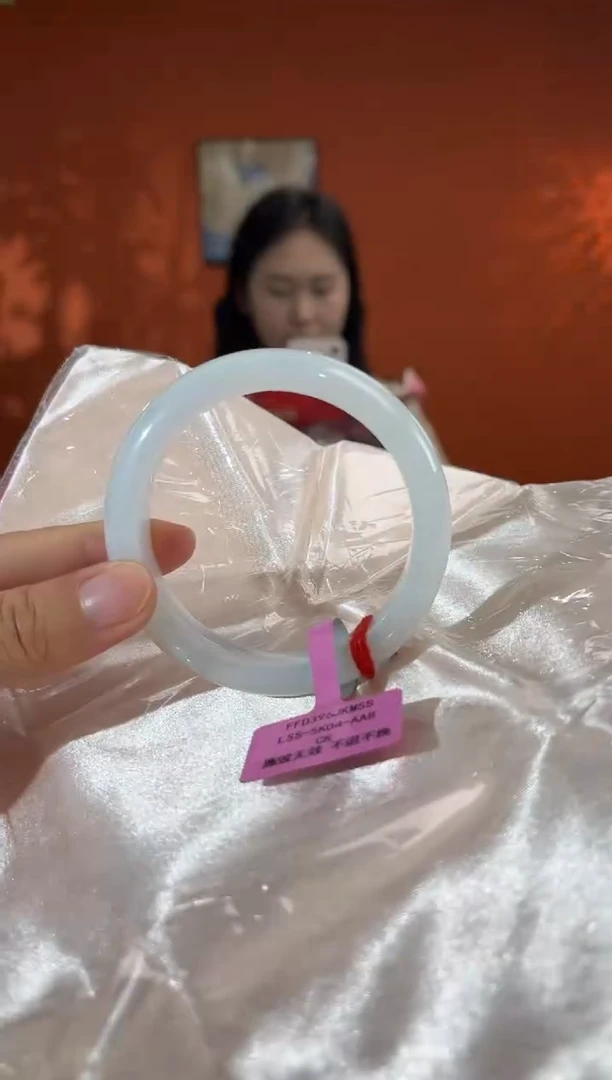 未镶嵌手镯翡翠55