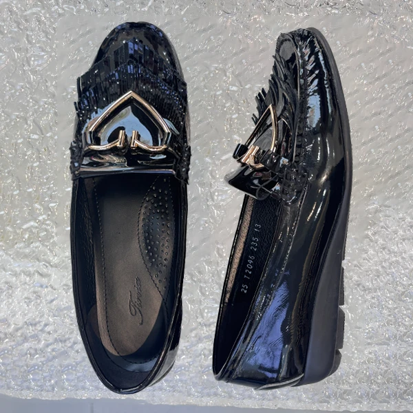 【xineba韩国精品】女士漆皮爱心装饰3公分手工乐福鞋高端舒适