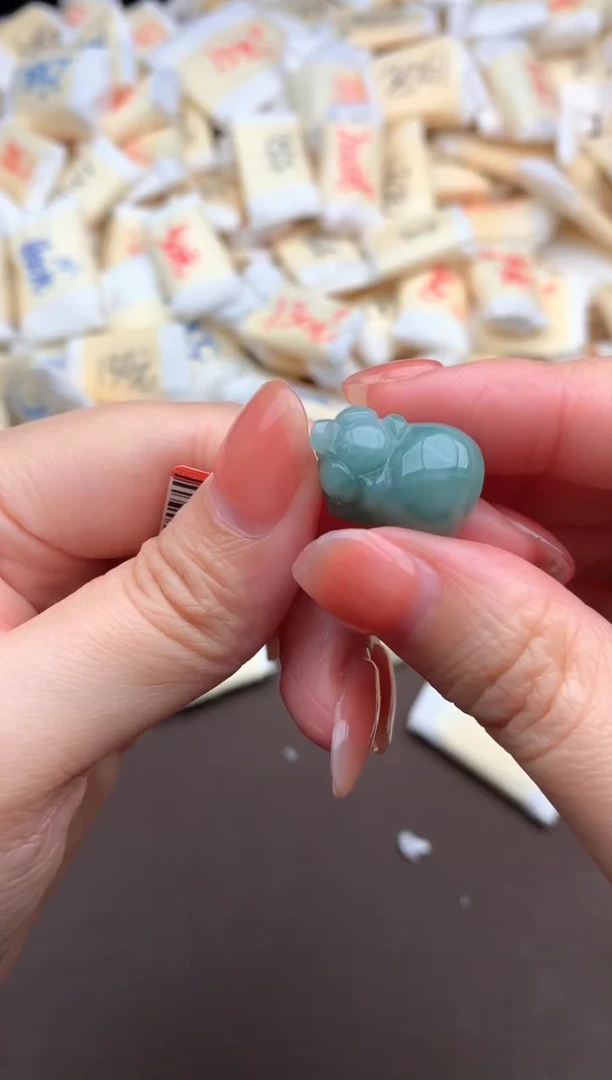 【闪购商品】翡翠挂件未镶嵌一