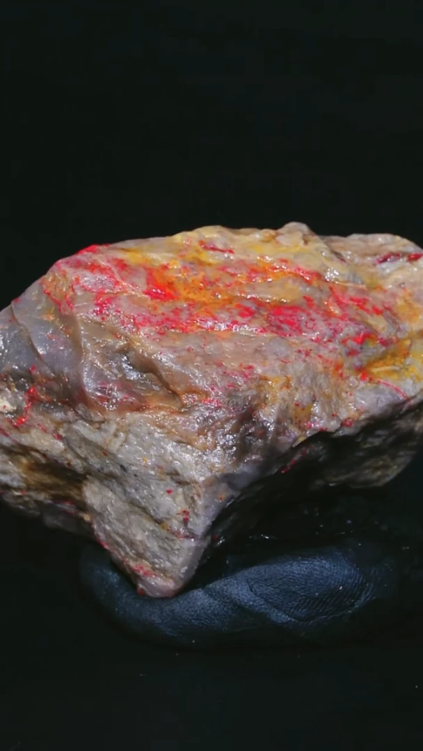 昌化石寿**士昌化鸡血石