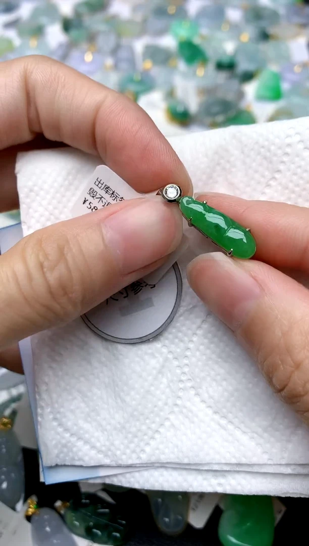 颈饰银S925镶嵌翡翠天然A货翡翠