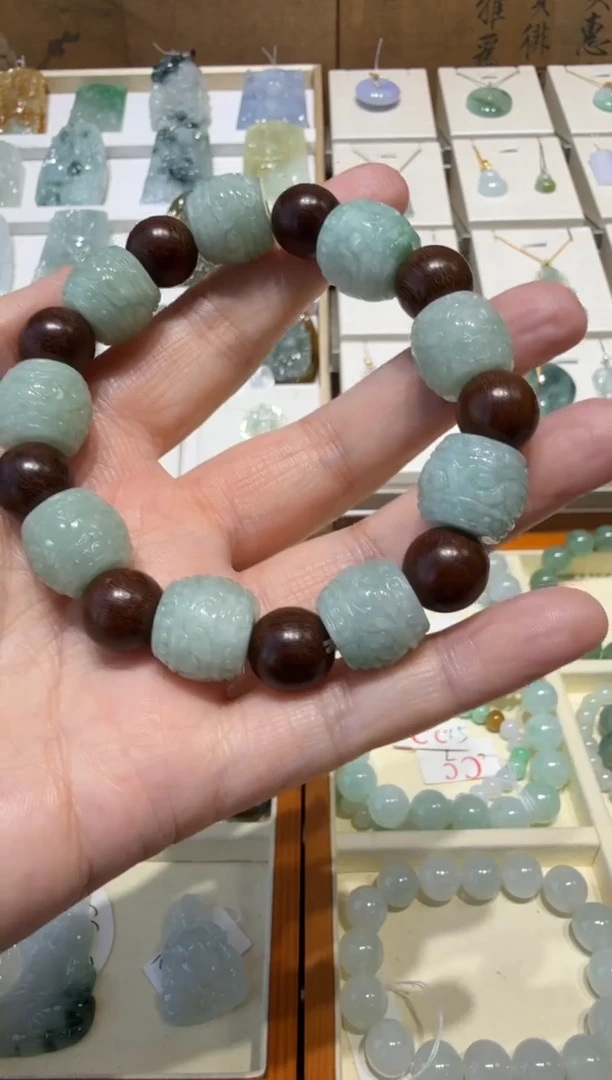 翡翠挂件未镶嵌A货翡翠多样性孤品