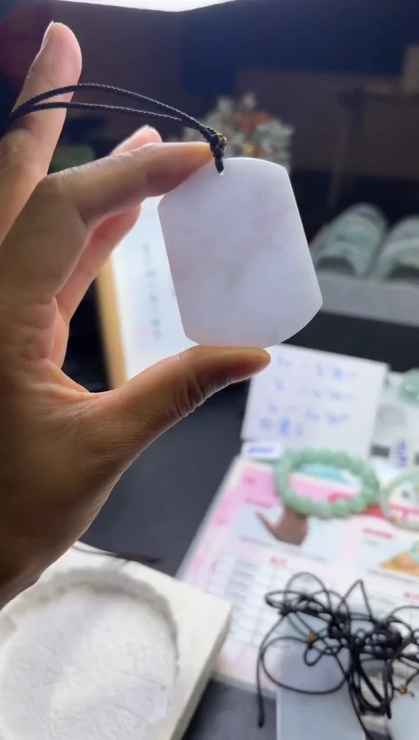 未镶嵌挂件翡翠多样性发一件R703107