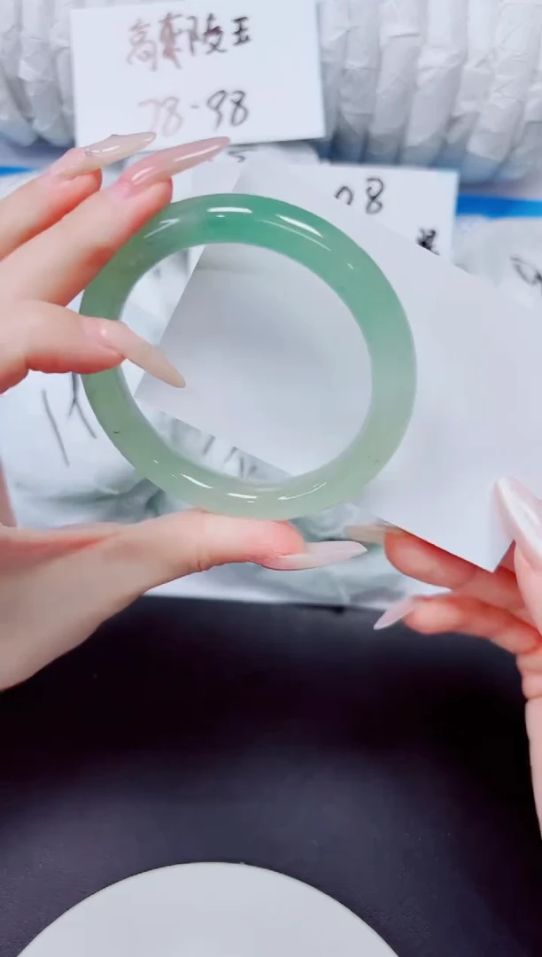 未镶嵌手镯石英质玉8/58.4