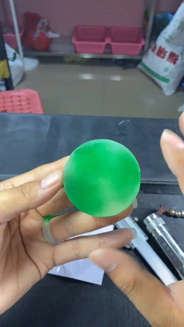 玉冰绿花色镯心毛料