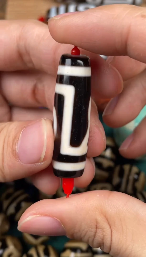 玛瑙/玉髓裸珠41*12 行运靠山图腾天珠